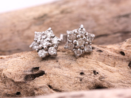 BJC® 18ct White Gold Daisy Cluster Diamond Stud 0.70ct Earrings Studs ER38