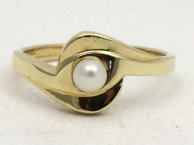 9ct Yellow Gold Pearl Solitaire Size P Journey Wave Ring R160