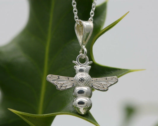 BJC® Sterling Silver Honey Bee Beautiful Nature Pendant With Trace Necklace