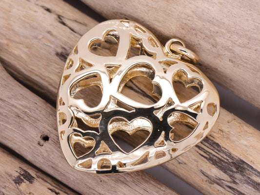 Beautiful Large 9ct Yellow Gold Hearts of Hearts Pendant Stunning design