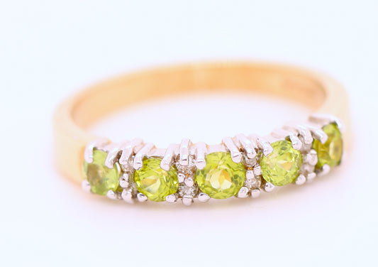 BJC® 9ct Yellow Gold Peridot & Diamond Eternity Size M Engagement Ring R144