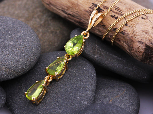 BJC® 9ct Yellow Gold Natural Peridot Triple Teardrop Drop Pendant & Necklace