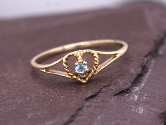 9ct Yellow Gold Blue Topaz Solitaire Heart Ring Size N British Made