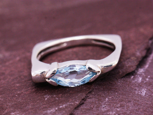 9ct White Gold Blue Topaz Solitaire Marquise Size N Engagement Ring British Made