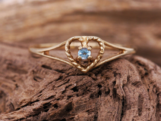 9ct Yellow Gold Blue Topaz Solitaire Heart Ring Size N British Made