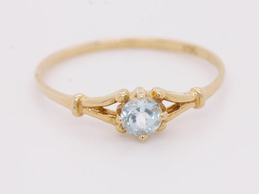 BJC® 9ct Yellow Gold Blue Topaz Solitaire Round Size O Engagement Ring R233