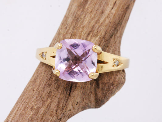 BJC® 9ct Yellow Gold Amethyst & Diamond Accented Solitaire Engagement Ring R260