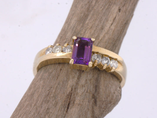 BJC® 9ct Yellow Gold Amethyst & Diamond Solitaire Accented Engagement Ring R256