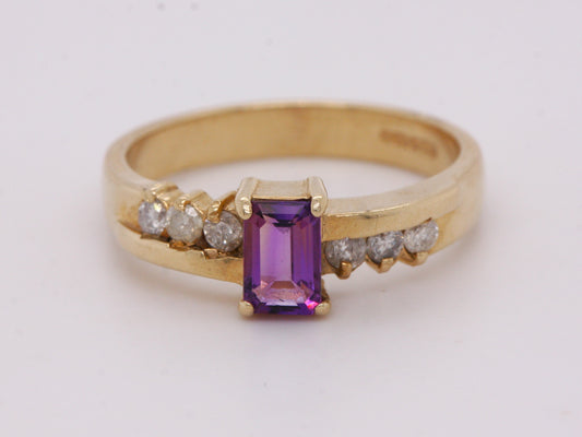 BJC® 9ct Yellow Gold Amethyst & Diamond Solitaire Accented Engagement Ring R256