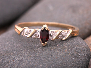 BJC® 9ct Yellow Gold Almandine Garnet & Diamond Marquise Ring Size O R123