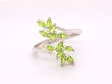 Sterling Silver 925 Natural Peridot Flower Petal Wrap Around Ring Size Q