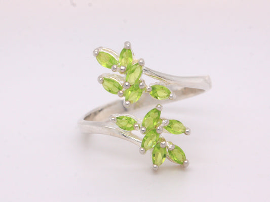 Sterling Silver 925 Natural Peridot Flower Petal Wrap Around Ring Size Q