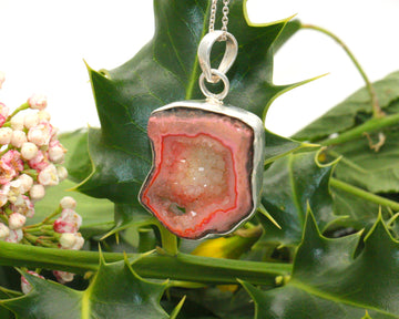 BJC® Sterling Silver Red Druzy Druzzy Geode Quartz Pendant & Necklace DP3