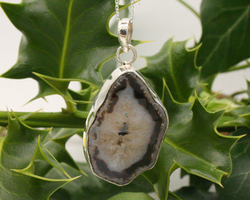 BJC® Sterling Silver Black Agate Druzy Druzzy Geode Quartz Pendant & Necklace DP31