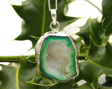 BJC® Sterling Silver Green Druzy Druzzy Geode Quartz Pendant & Necklace DP19