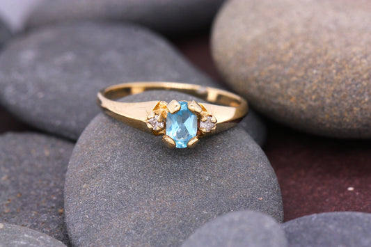 9ct Yellow Gold Blue Topaz & Diamond Trilogy Ring Size N British Made