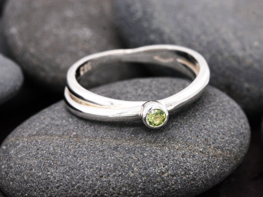 BJC® Solid Sterling Silver 925 Peridot Crossover Switch Promise Ring Size N & O