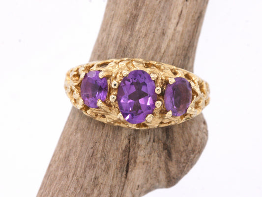 BJC® 9ct Yellow Gold Amethyst Vintage 3 Stone Size M Engagement Ring R245